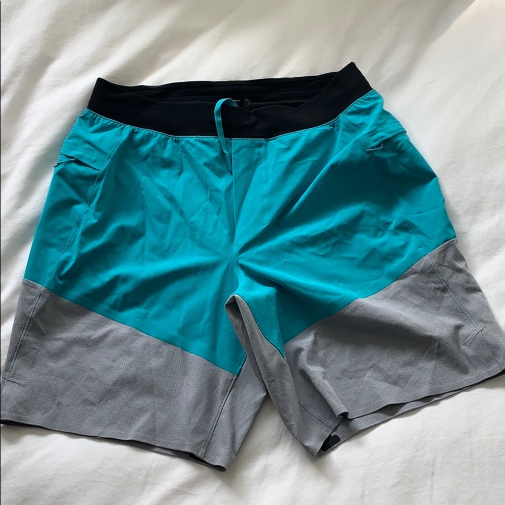 LULULEMON men’s color block shorts